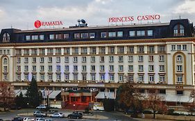 Хотел Рамада Пловдив Тримонциум