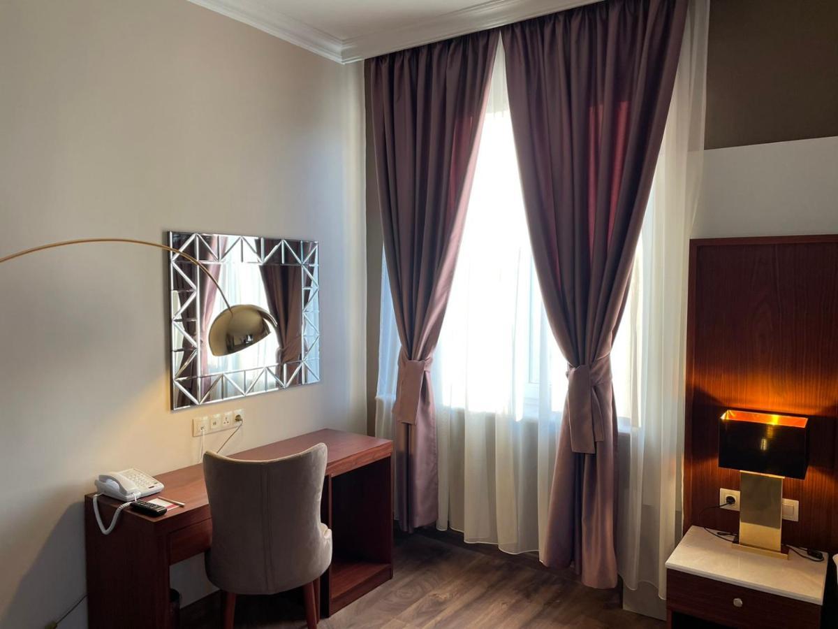 Рамада Пловдив Тримонциум Hotel Екстериор снимка