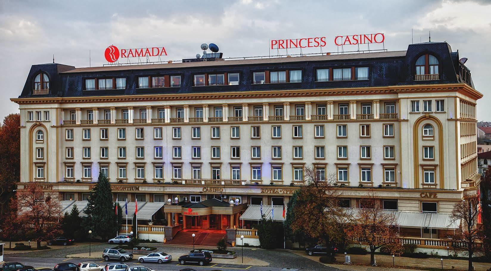 Рамада Пловдив Тримонциум Hotel Екстериор снимка